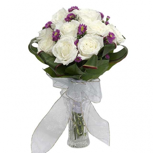 12 White Roses in Vase